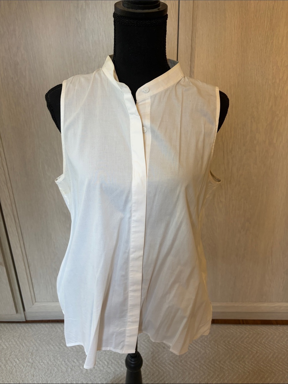 Eileen Fisher Sleeveless White Band-Collar Button-Front Top